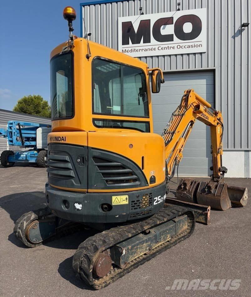 Hyundai R25Z-9 AK 소형 굴삭기 7톤 미만