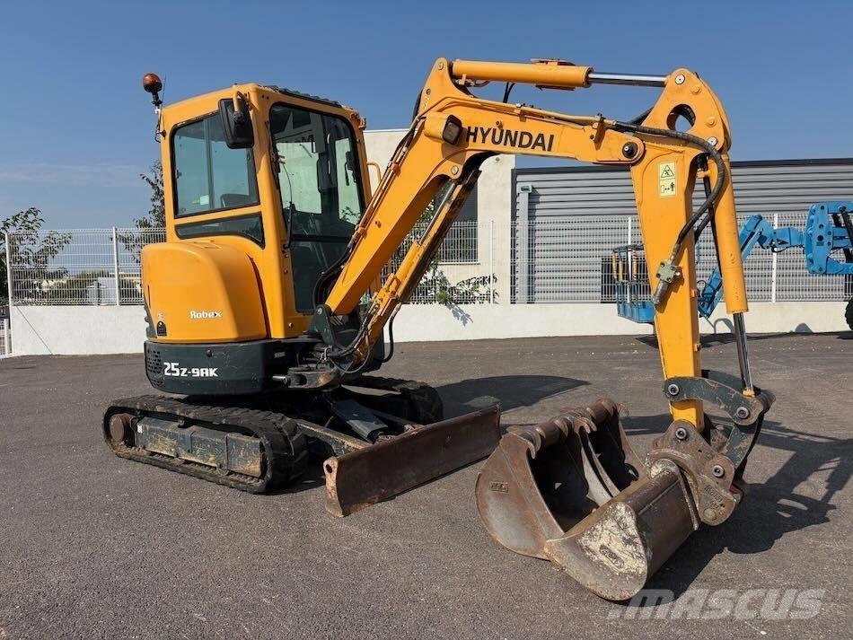 Hyundai R25Z-9 AK 소형 굴삭기 7톤 미만