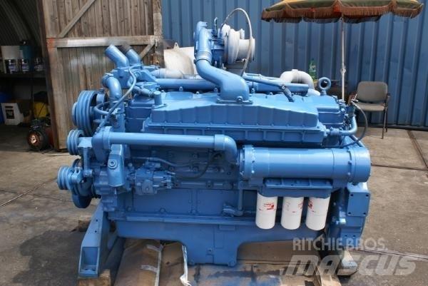 Cummins VTA 28 엔진