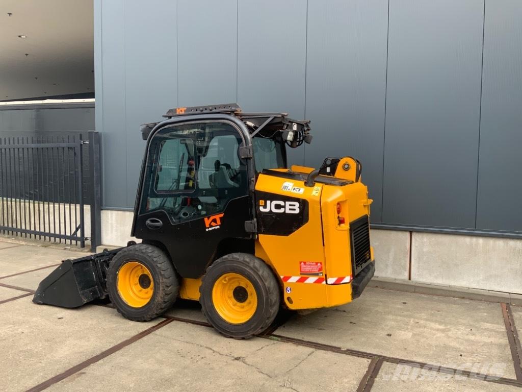 JCB 155  스키드로더