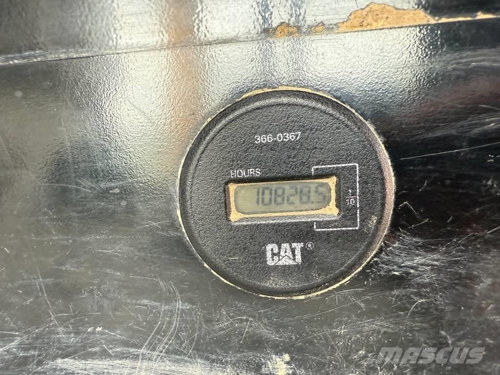 CAT 321 D LCR 대형 굴삭기 29톤 이상
