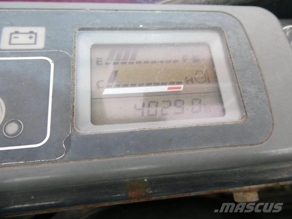 Hitachi ZX 20 UR 소형 굴삭기 7톤 미만