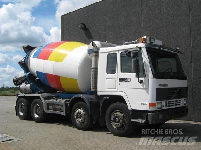 Volvo FL 12 콘크리트 믹서트럭
