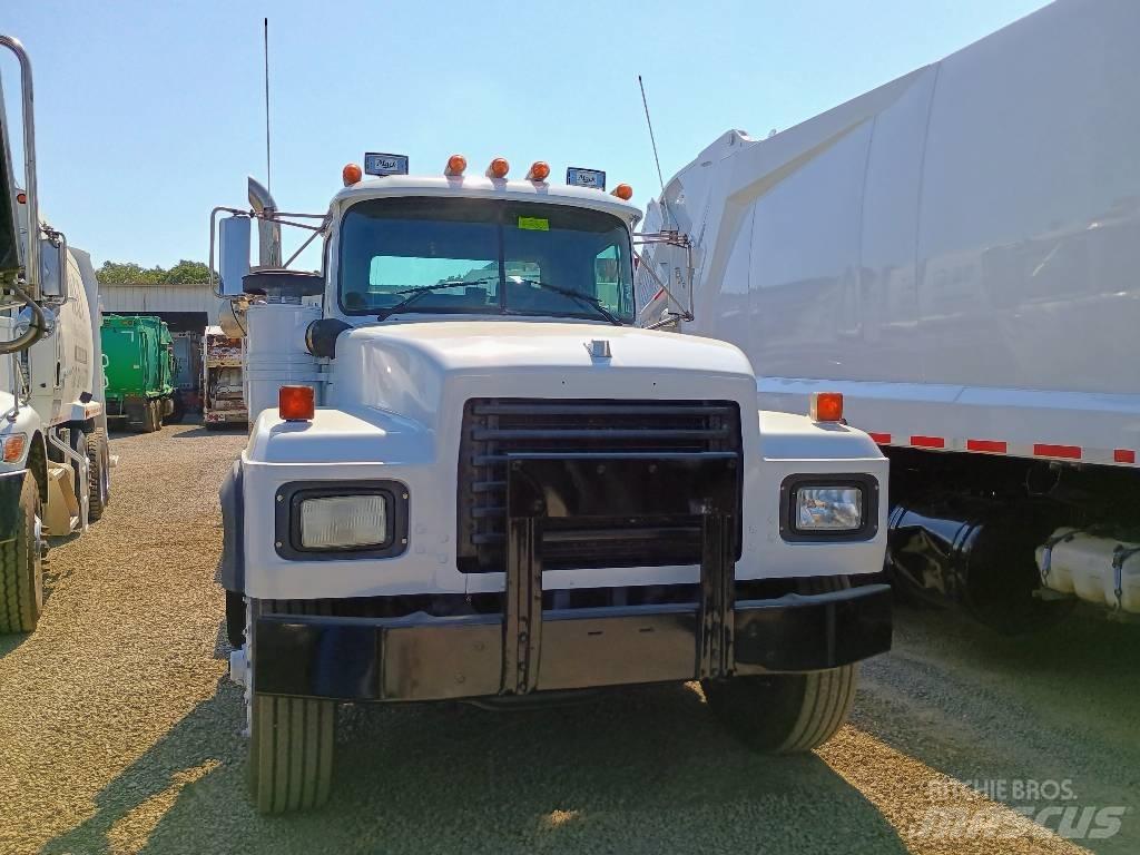 Mack RD 688 S 폐기물 수거 트럭