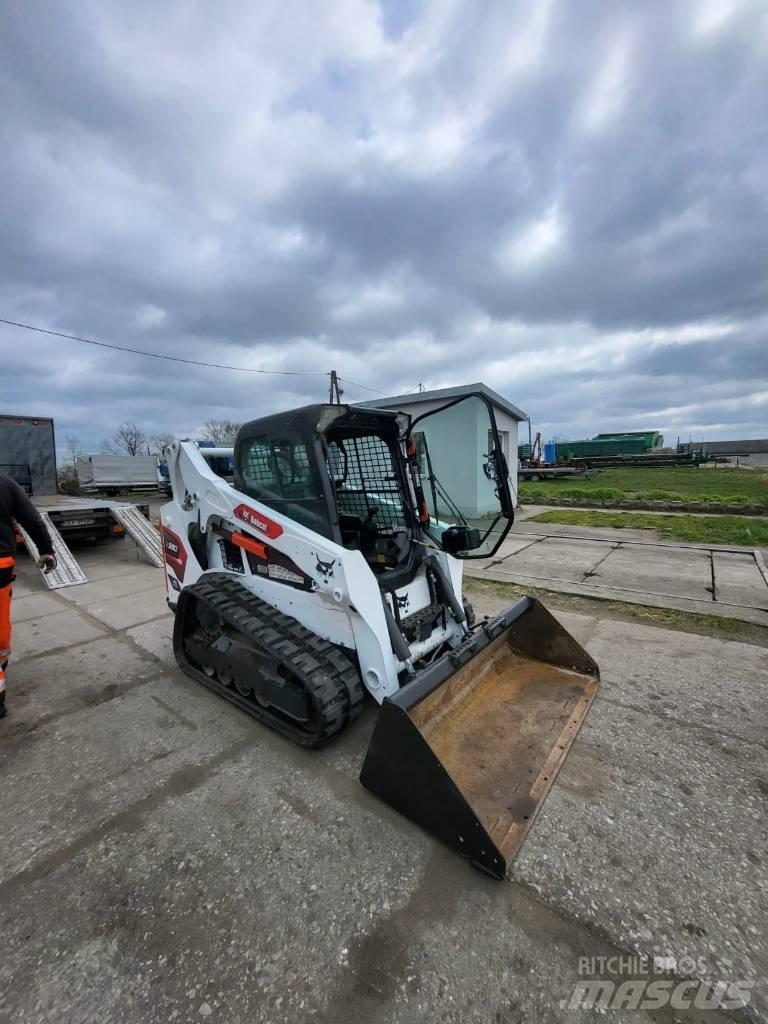 Bobcat T 590  스키드로더