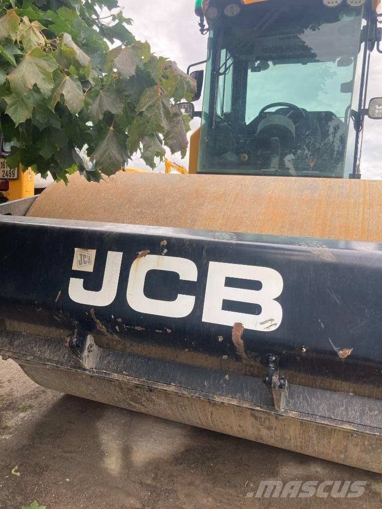 JCB VM137 2015 싱글 드럼 롤러