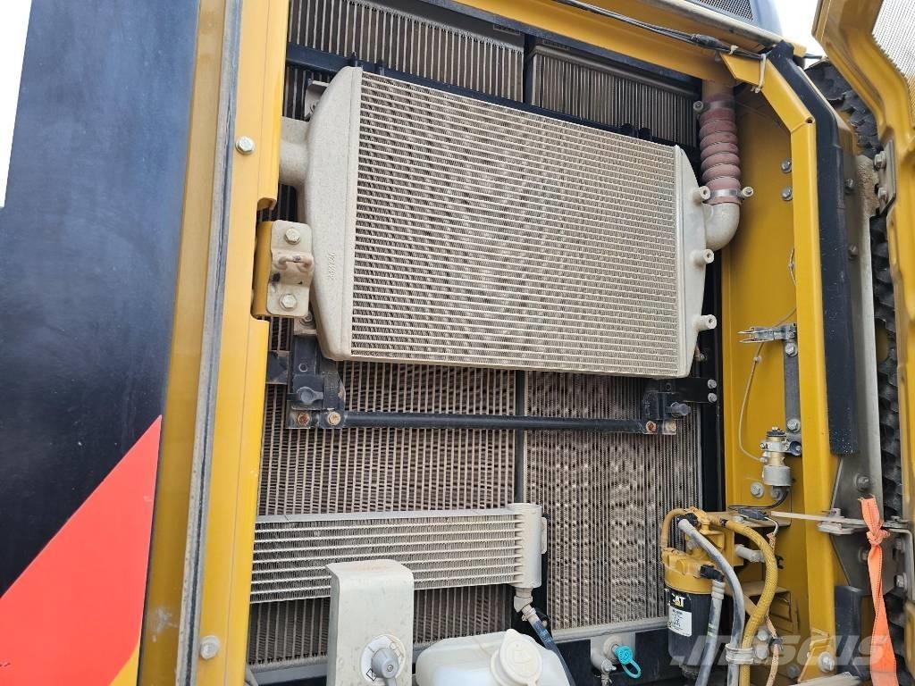 CAT 330FL 대형 굴삭기 29톤 이상