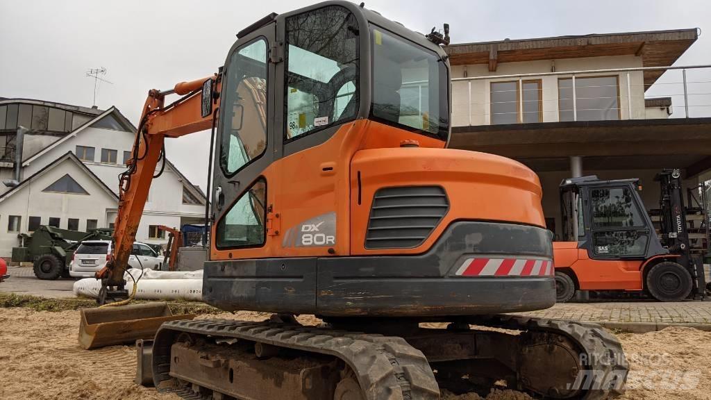 Doosan DX 80 R 중형굴삭기 7톤-28톤