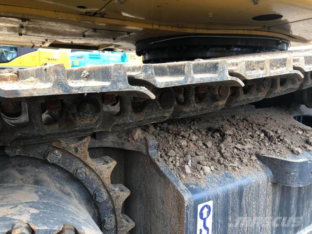 Komatsu 220-8 대형 굴삭기 29톤 이상