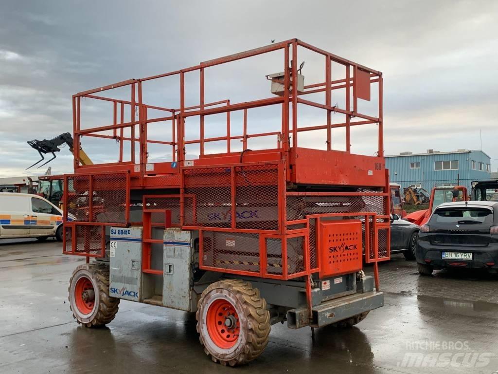SkyJack SJ 8841 가위형 리프트