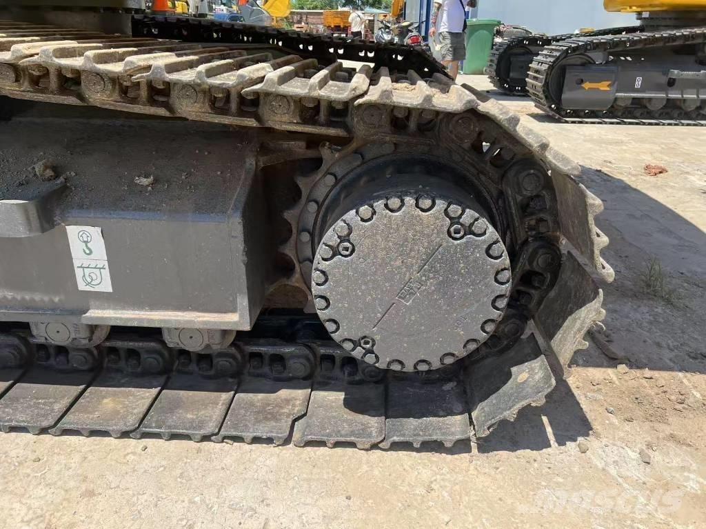Komatsu 220 대형 굴삭기 29톤 이상