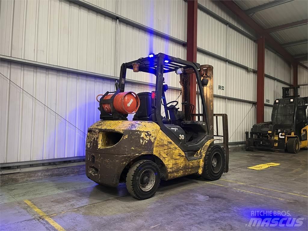 Komatsu FG30T-17 LPG 지게차