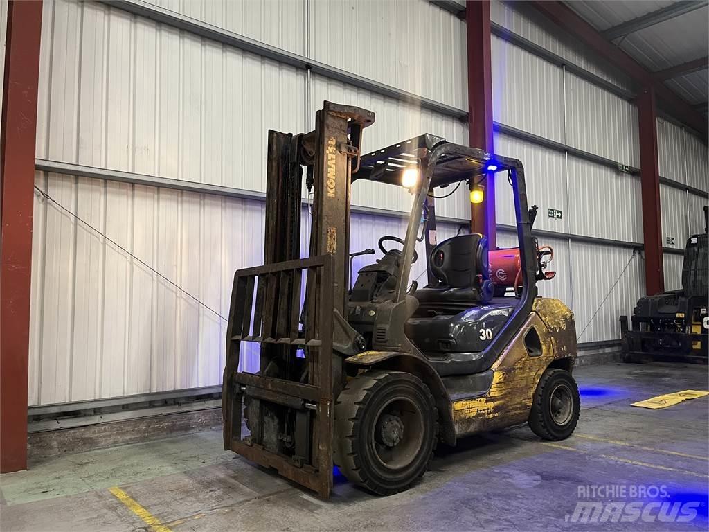 Komatsu FG30T-17 LPG 지게차