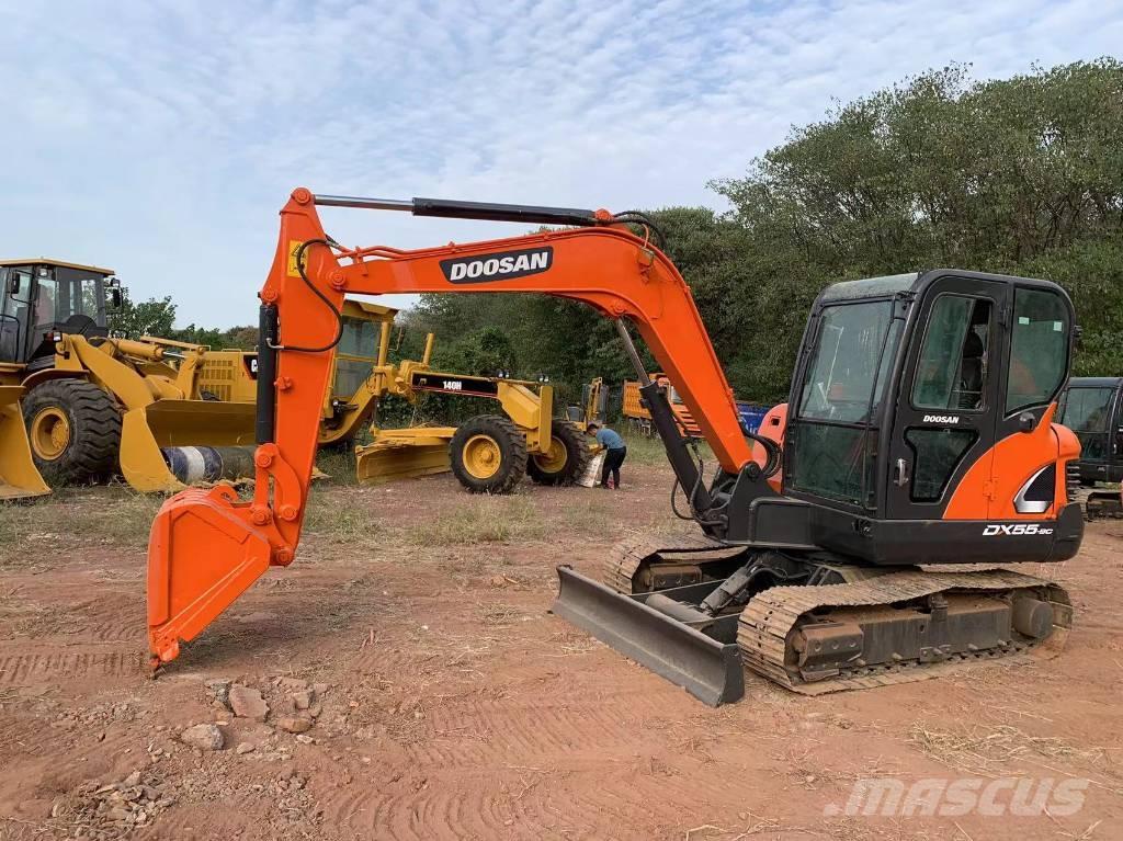 Doosan DX 55 소형 굴삭기 7톤 미만