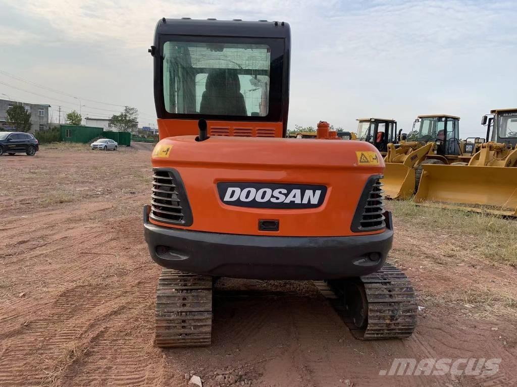 Doosan DX 55 소형 굴삭기 7톤 미만