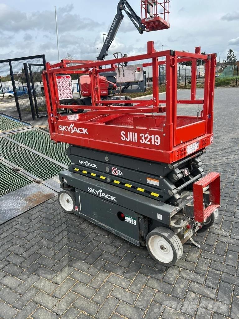 SkyJack SJ 3219 가위형 리프트