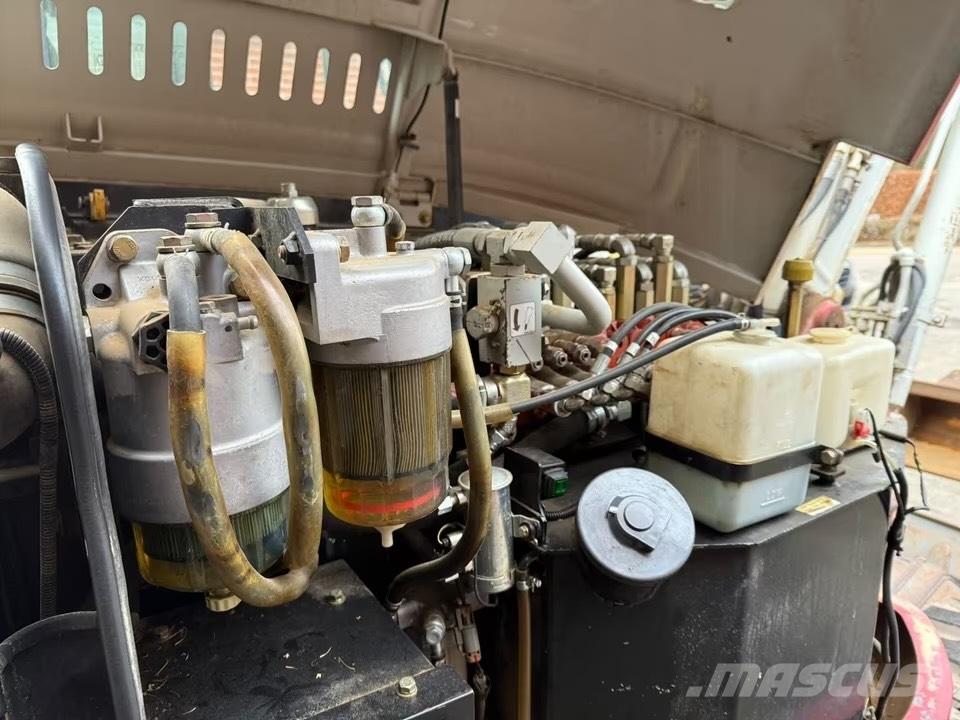 Takeuchi TB 290 중형굴삭기 7톤-28톤