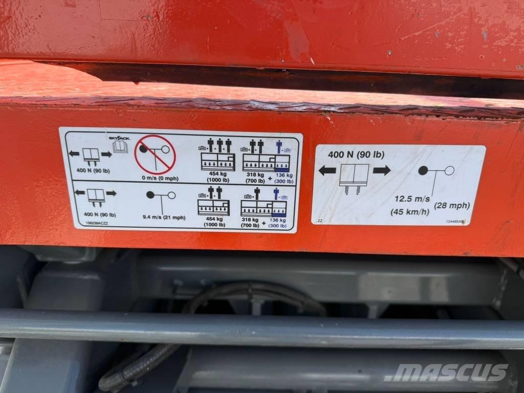SkyJack SJ 4626 가위형 리프트
