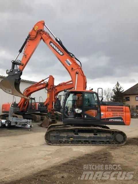 Doosan DX225LC-5 대형 굴삭기 29톤 이상