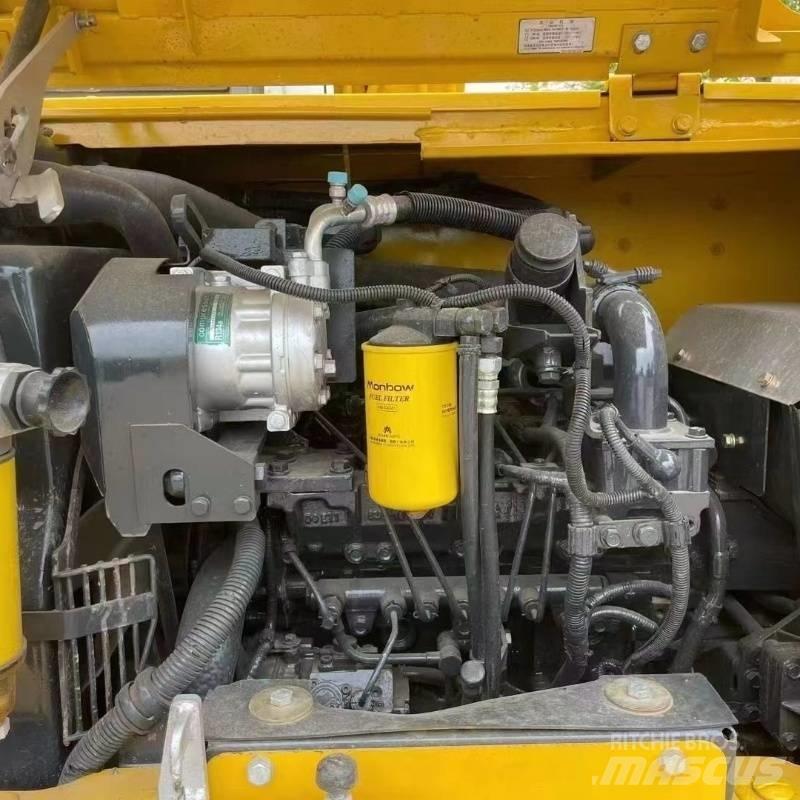 Komatsu PC70 대형 굴삭기 29톤 이상