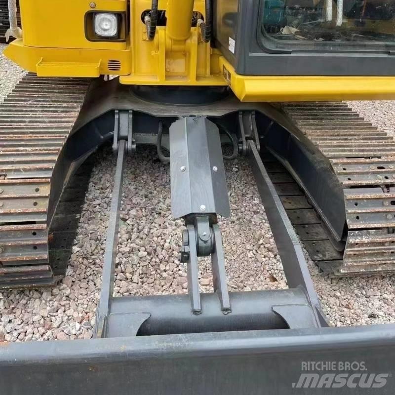 Komatsu PC70 대형 굴삭기 29톤 이상