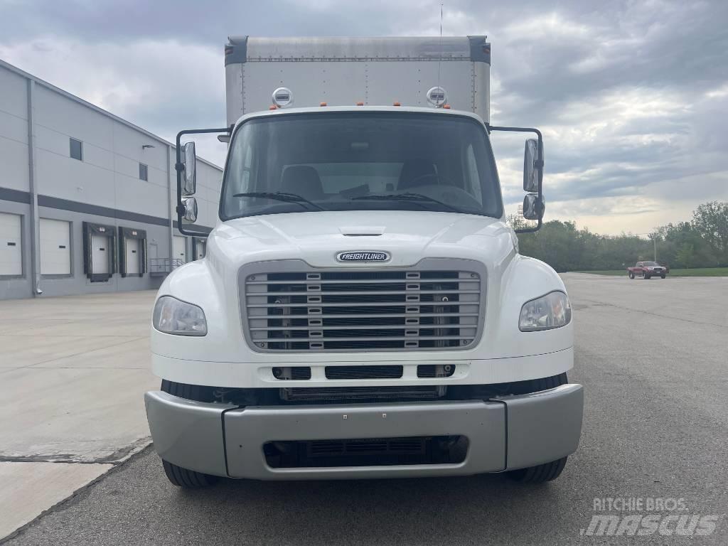 Freightliner M 106 탑차 트럭