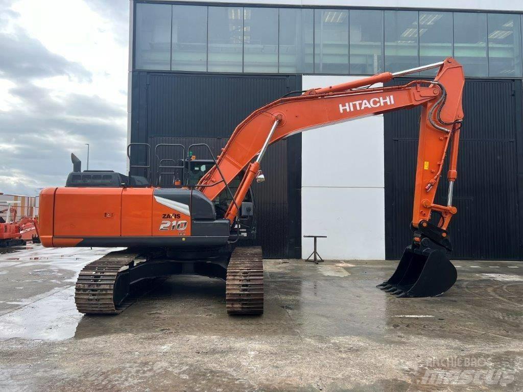 Hitachi ZX 210 LC 대형 굴삭기 29톤 이상