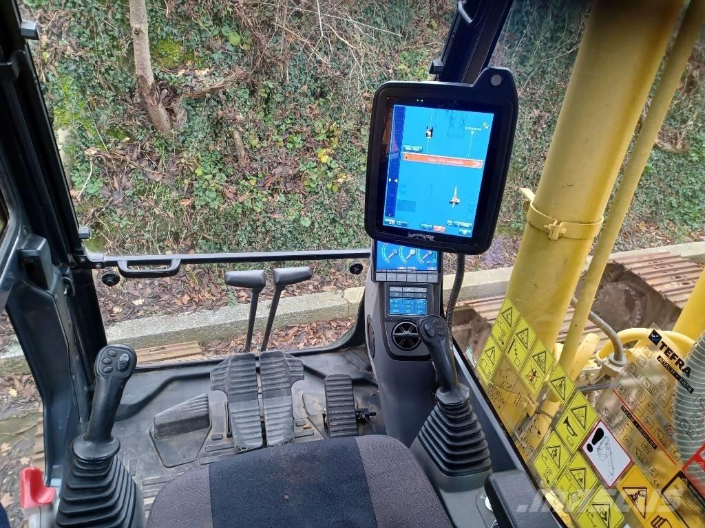 Komatsu PC 210 LC 대형 굴삭기 29톤 이상