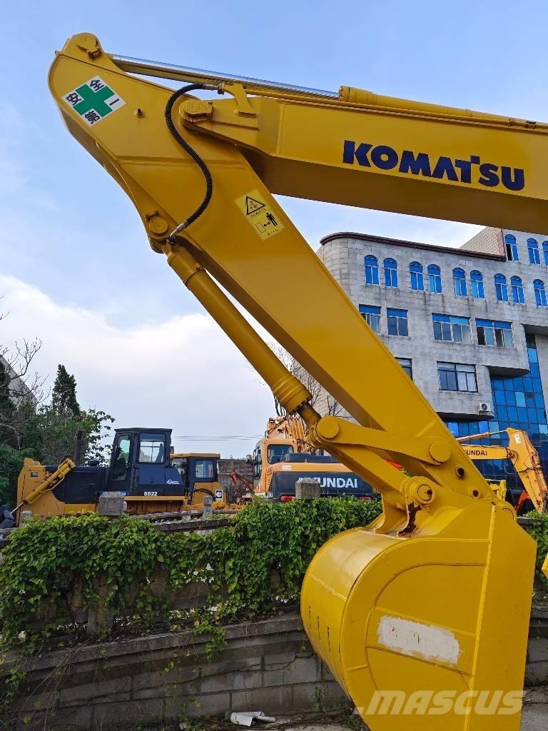 Komatsu PC 220-7 대형 굴삭기 29톤 이상