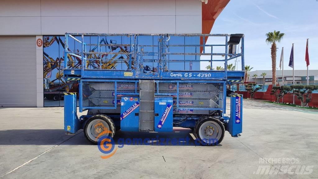 Genie GS 4390 RT 가위형 리프트