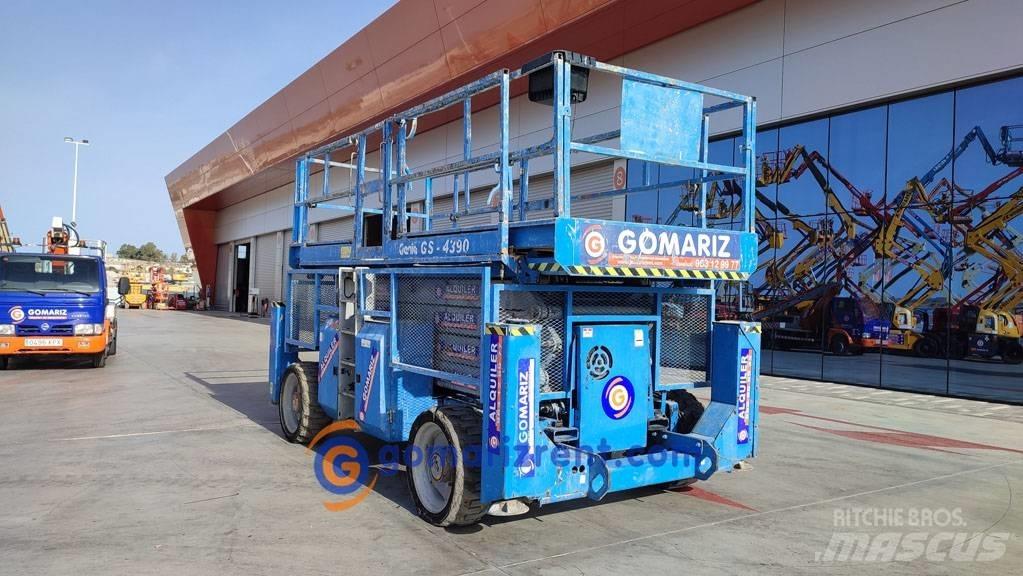Genie GS 4390 RT 가위형 리프트