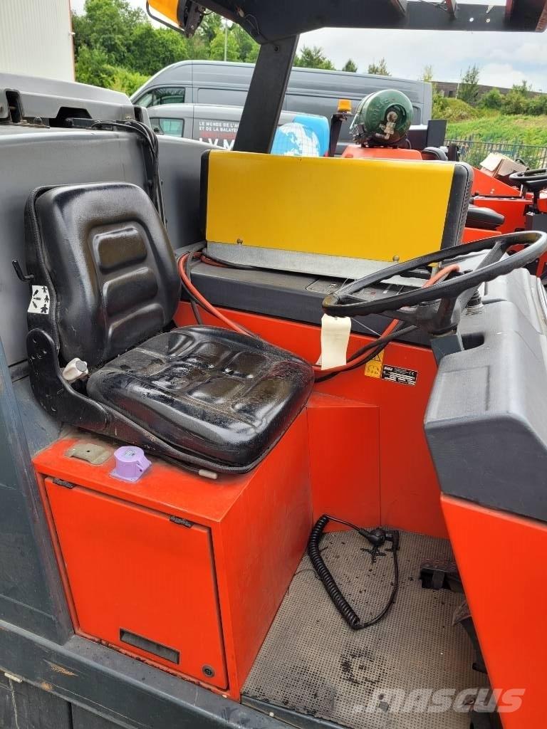 Hako 1500 B 습건식 복합 청소차
