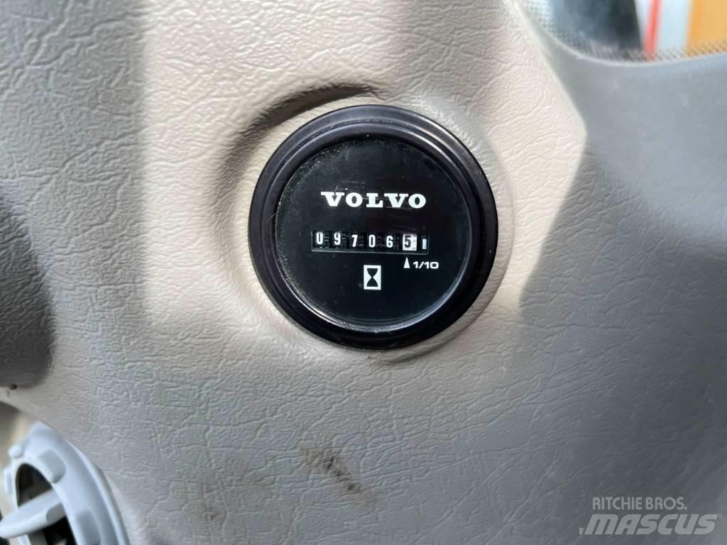 Volvo EWR150E  휠 굴삭기