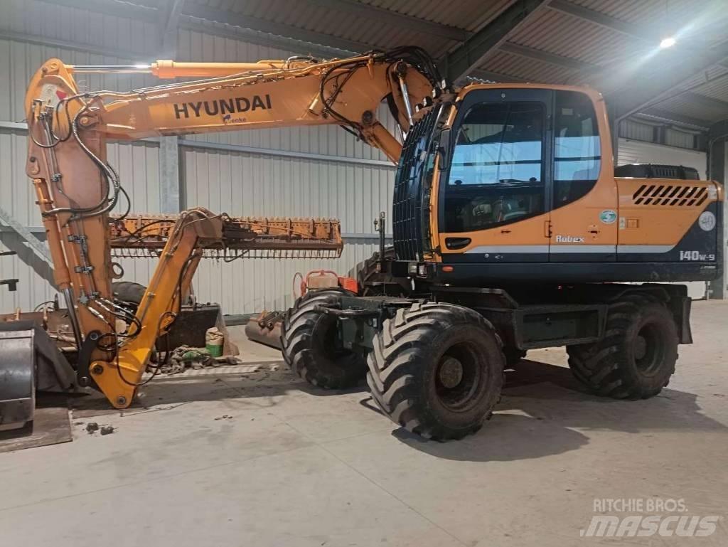 Hyundai RW140-9A  휠 굴삭기