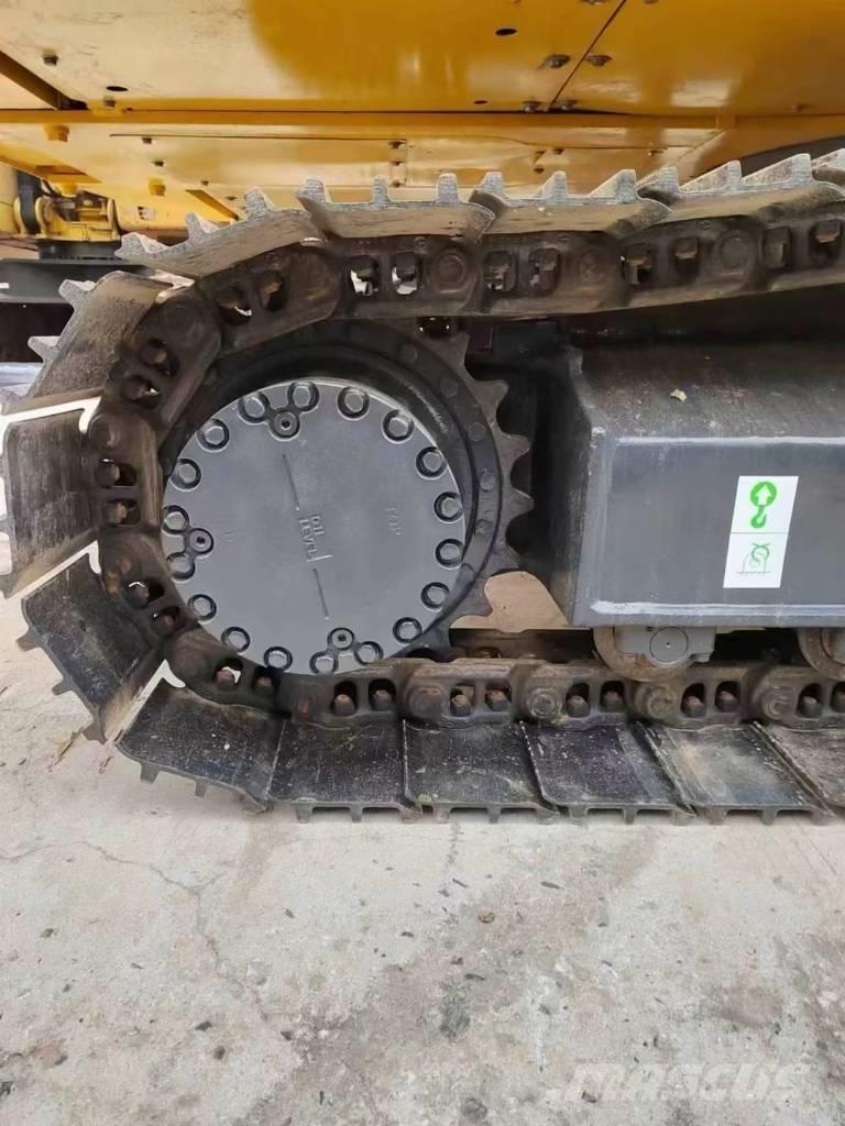 Komatsu PC 200-8 대형 굴삭기 29톤 이상