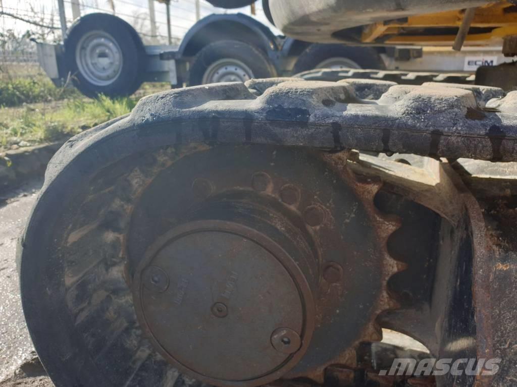 Komatsu PC26MR-3 소형 굴삭기 7톤 미만
