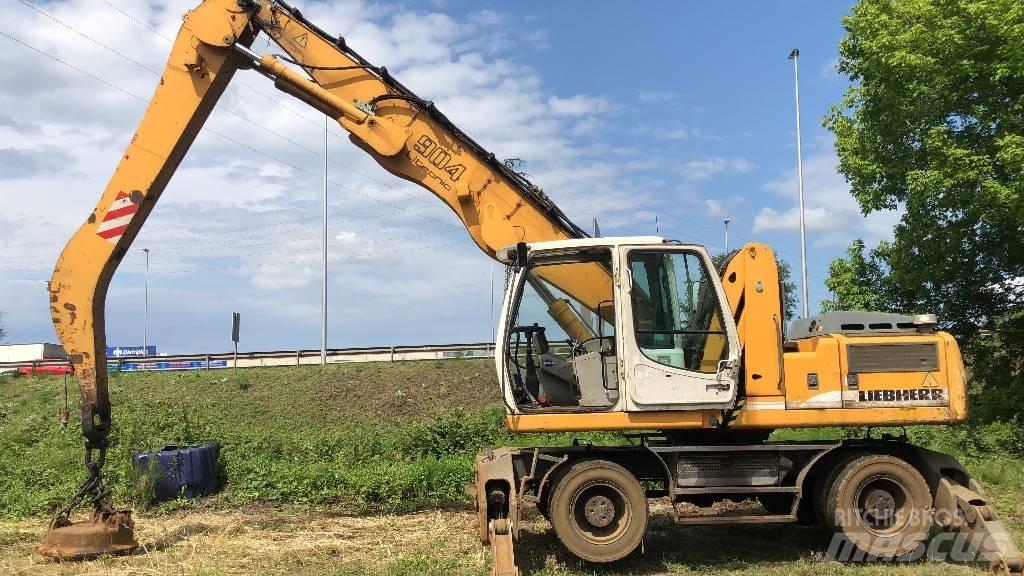 Liebherr A 904 C  휠 굴삭기