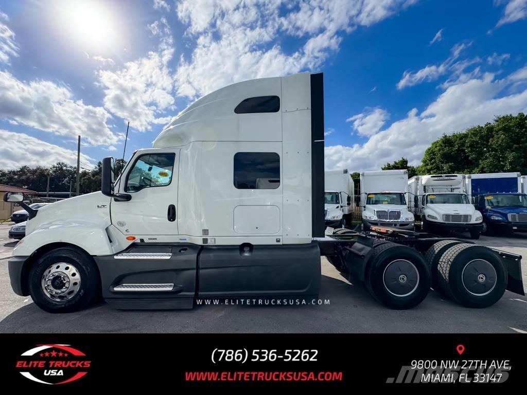 International LT 트랙터 유닛