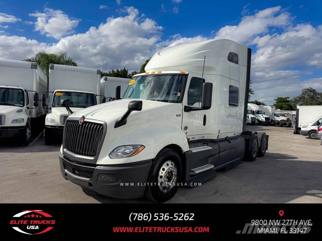 International LT 트랙터 유닛