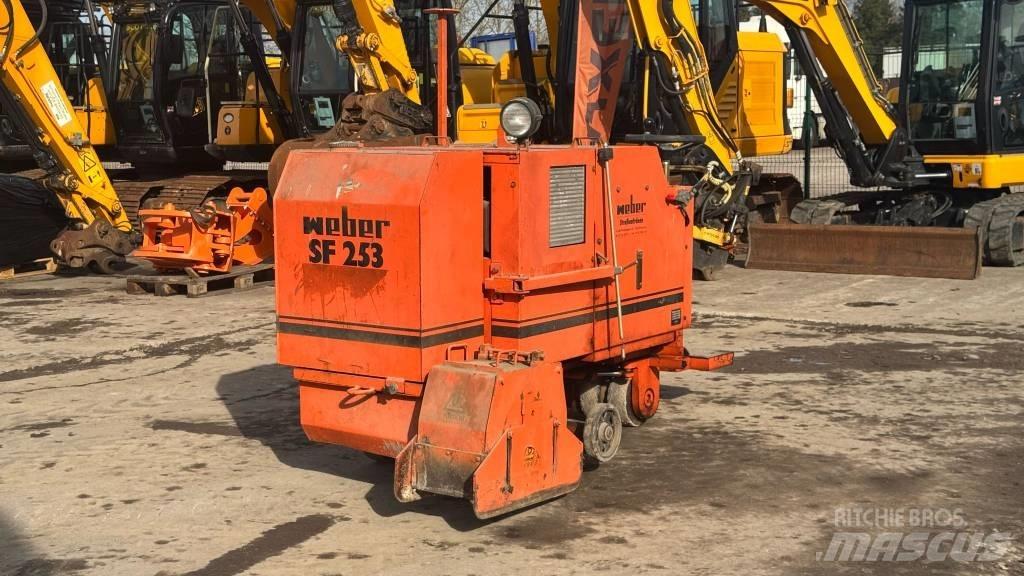 Weber SF253 아스팔트 분할 기계