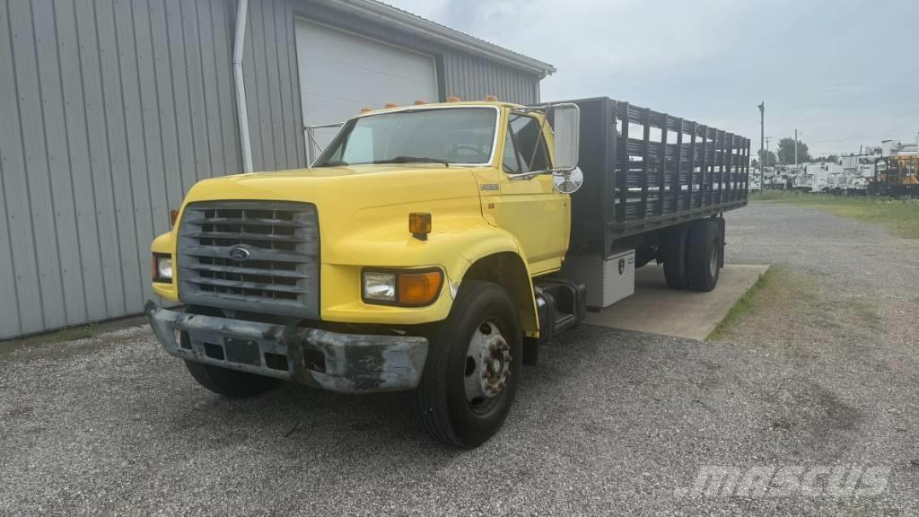 Ford F 700 플랫베드/드롭사이드 트럭