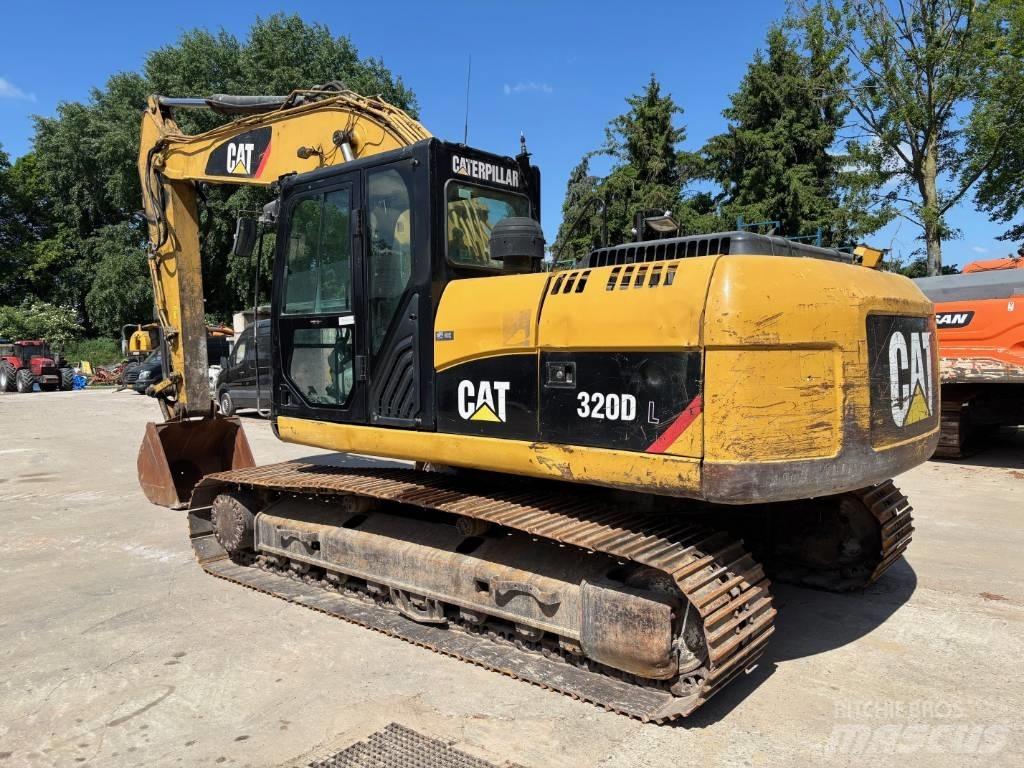 CAT 320 D L 대형 굴삭기 29톤 이상