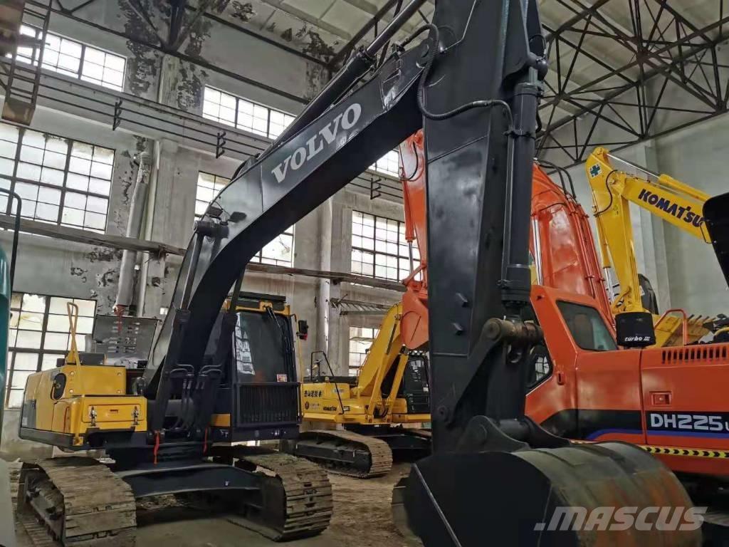 Volvo EC200D 대형 굴삭기 29톤 이상
