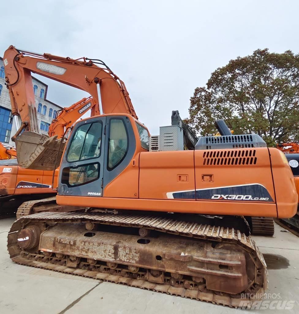 Doosan DX 300 LC 대형 굴삭기 29톤 이상
