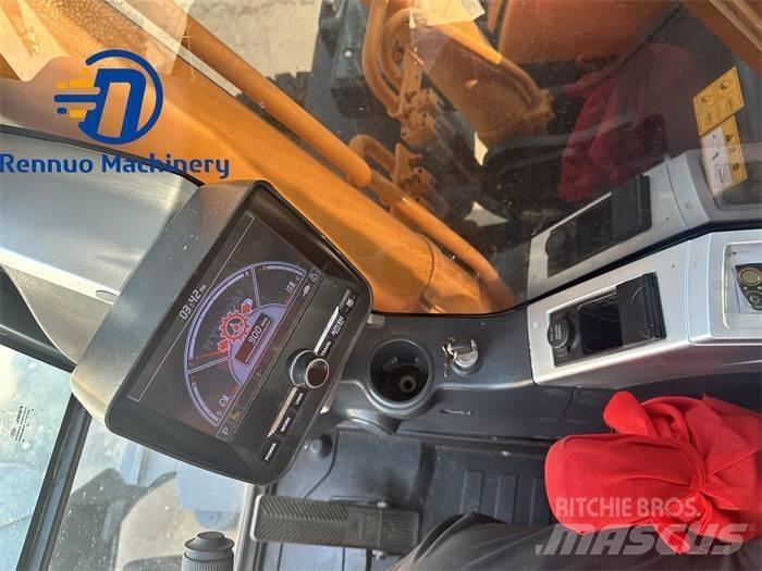 Hyundai 210W-9  휠 굴삭기