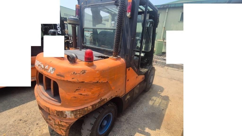 Doosan D 35 C-5 전동 지게차