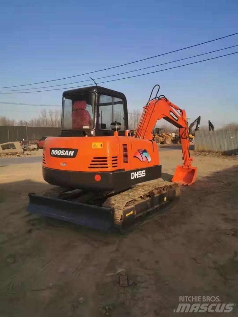Doosan DH55 대형 굴삭기 29톤 이상