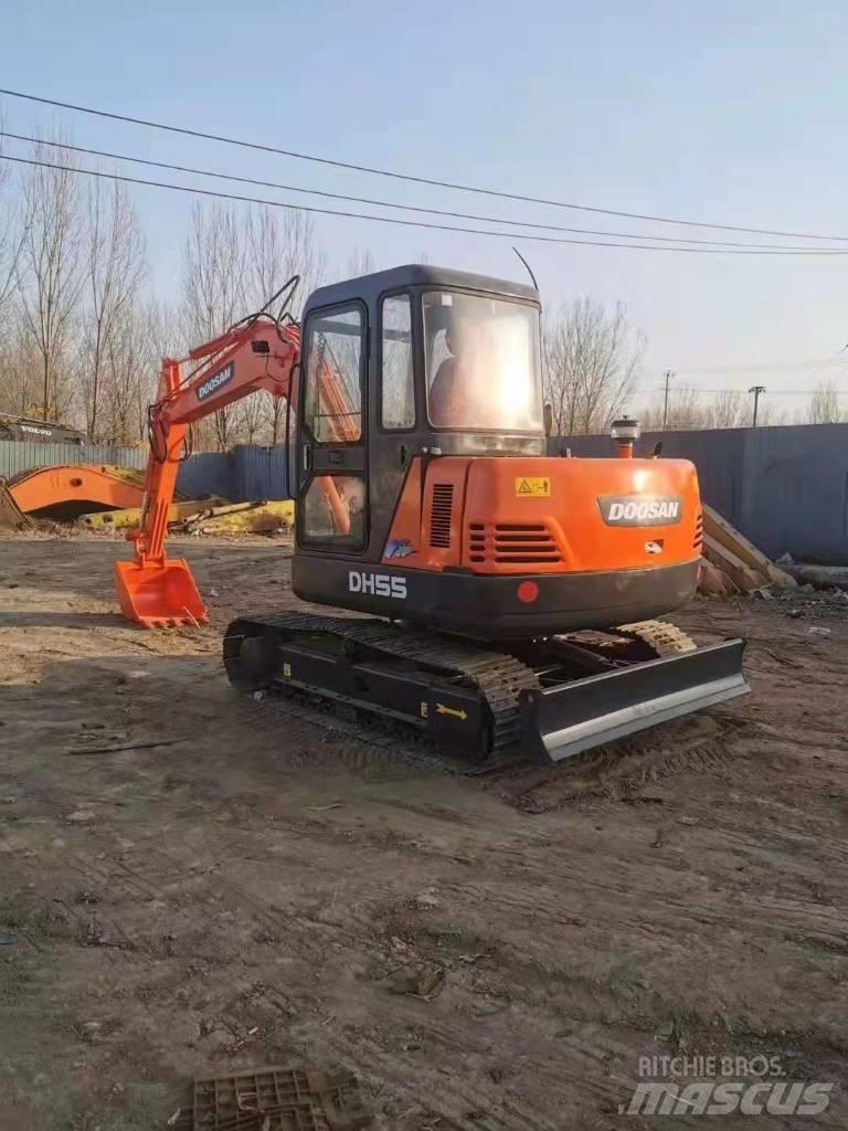 Doosan DH55 대형 굴삭기 29톤 이상