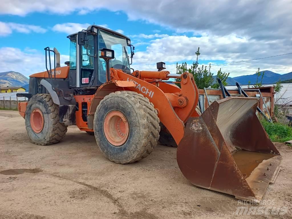 Hitachi ZW 250  휠로우더
