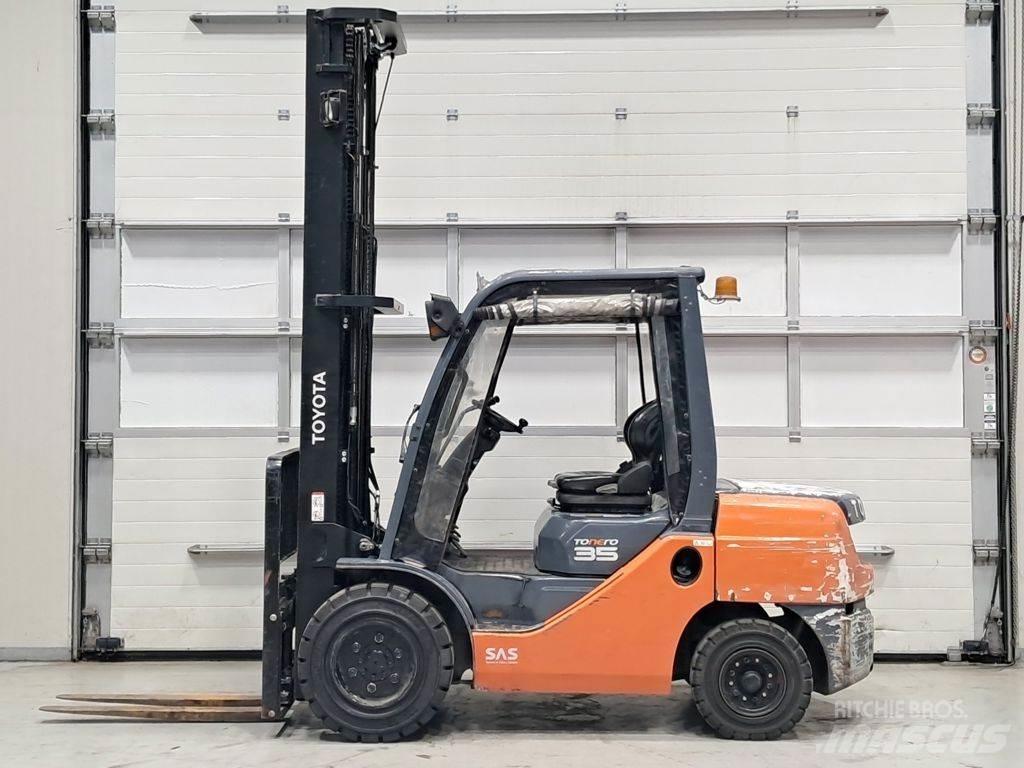 Toyota 02-8FDJF35 디젤 지게차